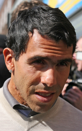 テベスに社会奉仕活動の判決、6か月運転禁止に