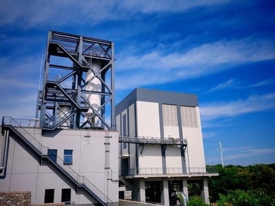 中国初のエンジン垂直高空模擬試験台 点火に成功