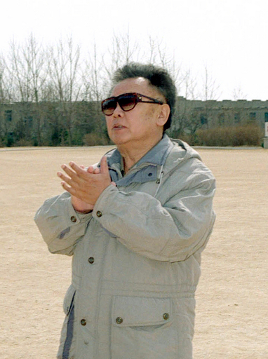 医師に禁煙を命じられた金総書記、公務の場を全面禁煙に