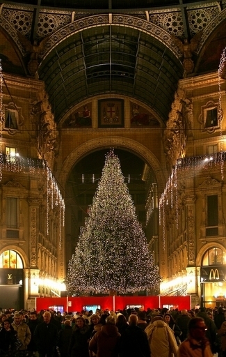 買い物ついでにお祈りも、イタリアのスーパーに礼拝堂