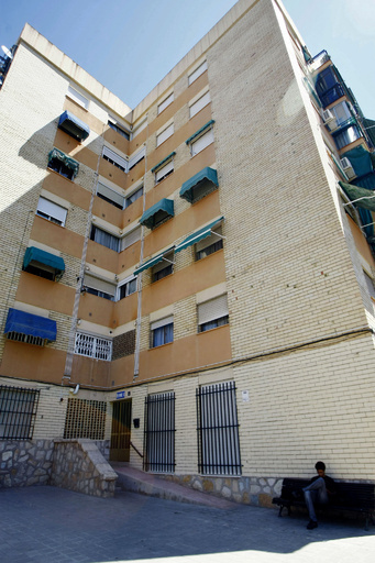 排水溝から赤ちゃん救出、母親を拘束 スペイン