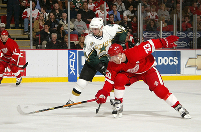 ＜06-07NHL＞スターズ レッドウィングスを降し3連勝をマーク - 米国