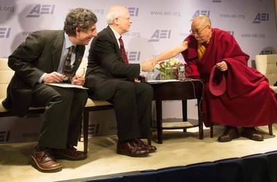 行動経済学のカーネマン氏死去、90歳