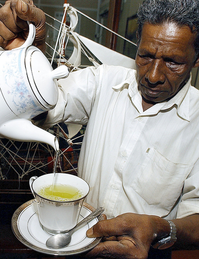 緑茶1日5杯で進行性前立腺がんのリスク半減