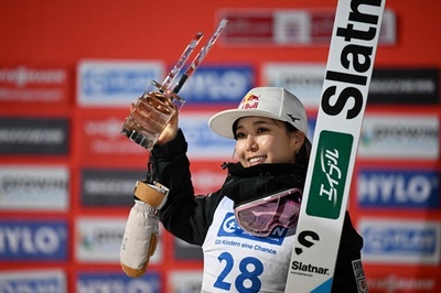 高梨沙羅が3位 ジャンプW杯