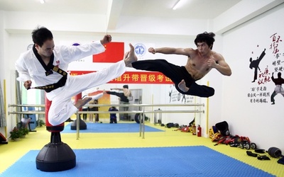 若きブルース・リー？  広東の若者、夢を追って俳優に