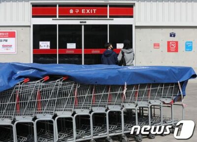 韓国・33度猛暑、スーパー駐車場でカート整理「移動4万歩」で死亡