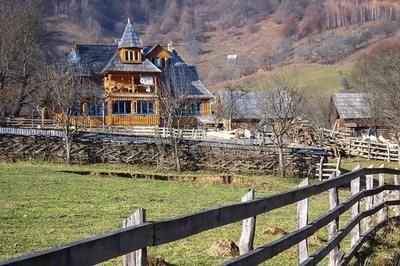 教育支援プログラムでドイツの子どもたちを「奴隷」扱いか、5人逮捕 ルーマニア