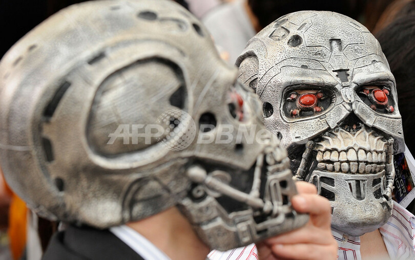 『ターミネーター4』ジャパンプレミア試写会、マスク姿のファンが殺到