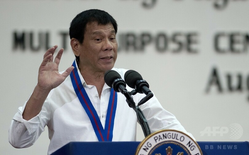 麻薬常習者は「人間ではない」 比大統領、超法規的殺人を正当化