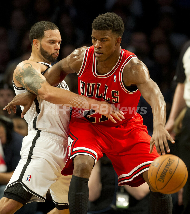 ブルズ、ネッツ下し対戦成績をタイに NBAプレーオフ