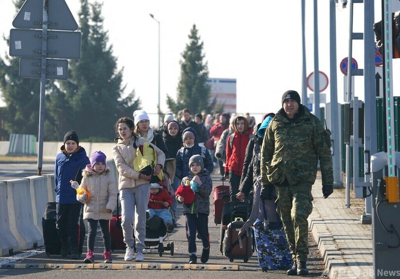 ウクライナから10万人避難 ポーランド当局 写真10枚 国際ニュース Afpbb News