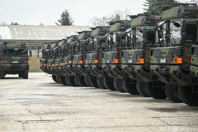 ドイツから軍用トラック40台、スロベニア