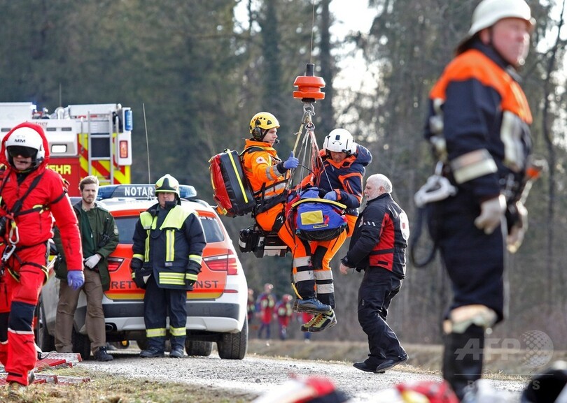 ドイツで列車2台が正面衝突、8人死亡 約100人が負傷