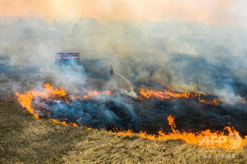 チェルノブイリ付近の森林火災、発生から10日後も消火活動続く