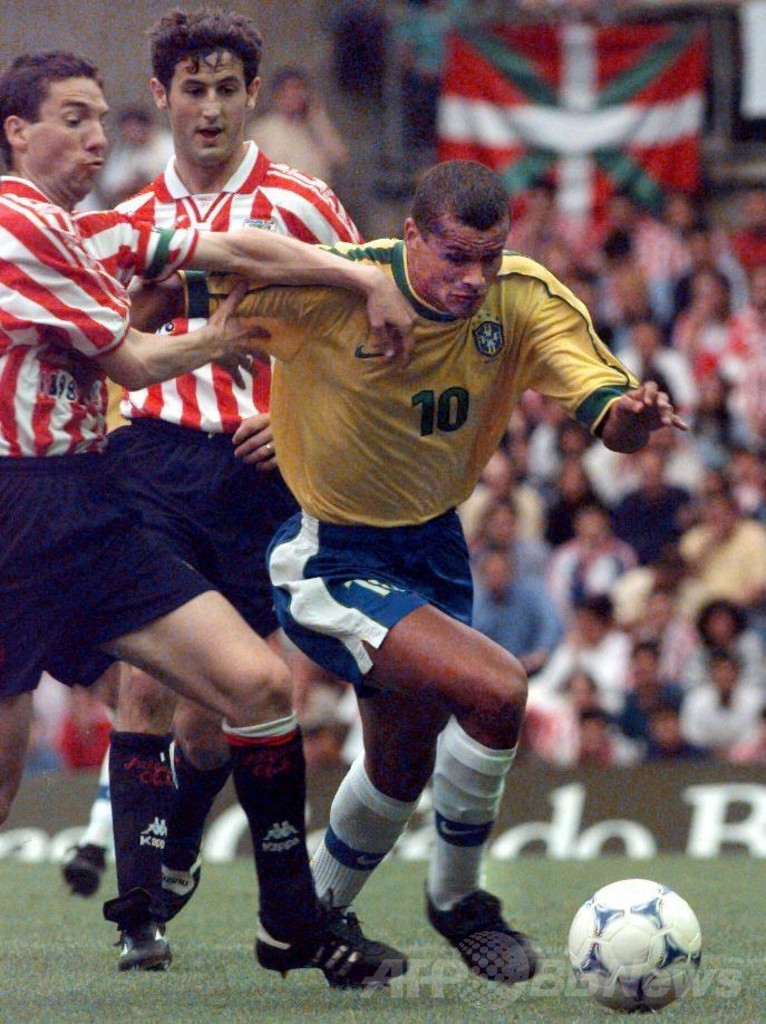 元ブラジル代表のリバウドが現役を引退