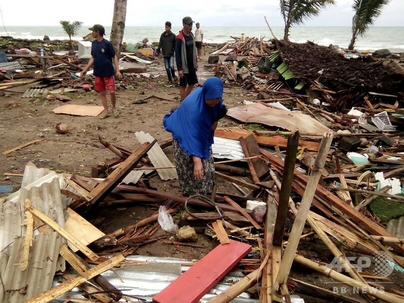インドネシアで津波、62人死亡 584人負傷
