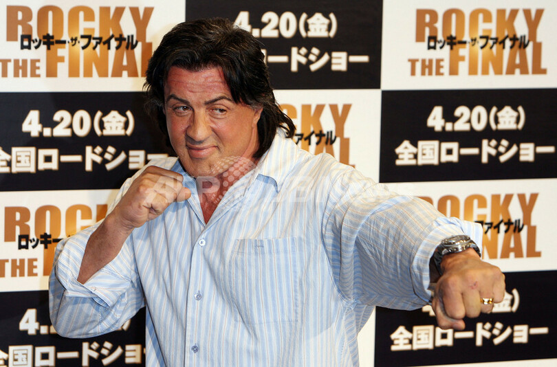 スタローン、禁止の成長ホルモン持ち込みで罰金 - オーストラリア