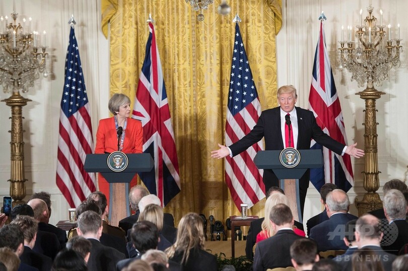 トランプ大統領、メイ英首相と会談 「特別な関係」強調