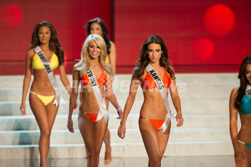 ミスUSA予選会、各州代表が水着・ドレス姿を披露 決勝は16日