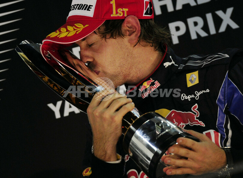 ベッテル、大逆転で史上最年少王者に輝く アブダビGP