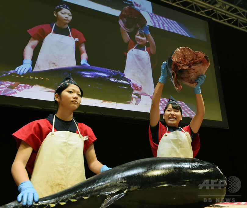 マグロ解体ショーで和食アピール、シンガポールで｢Oishii Japan｣ 開幕