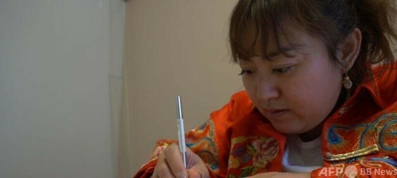 「空洞の芸術」切り絵 ウイグルの無形文化財継承者が語る夢