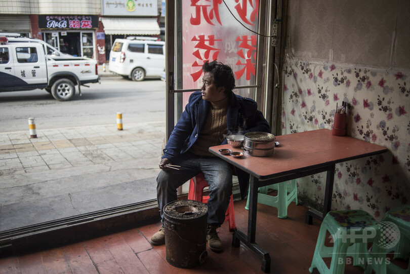 都市移住を強いられた元チベット遊牧民らの苦悩、中国