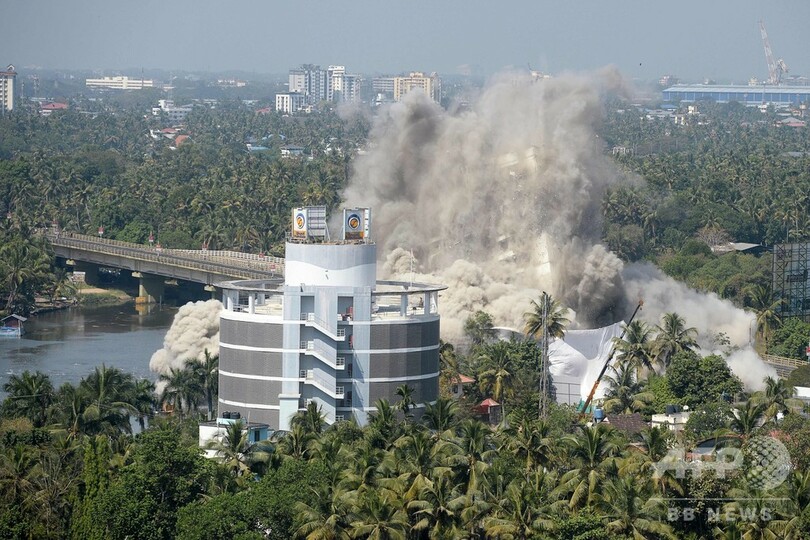 343世帯入居の高級高層マンション爆破、環境規制違反で インド