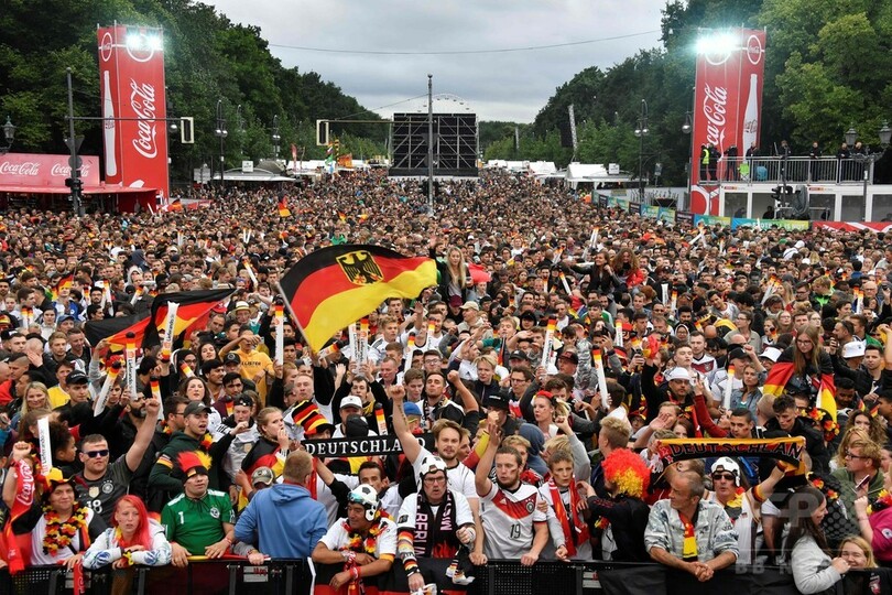 ドイツが劇的勝利、雨のベルリンで母国ファンもダンス