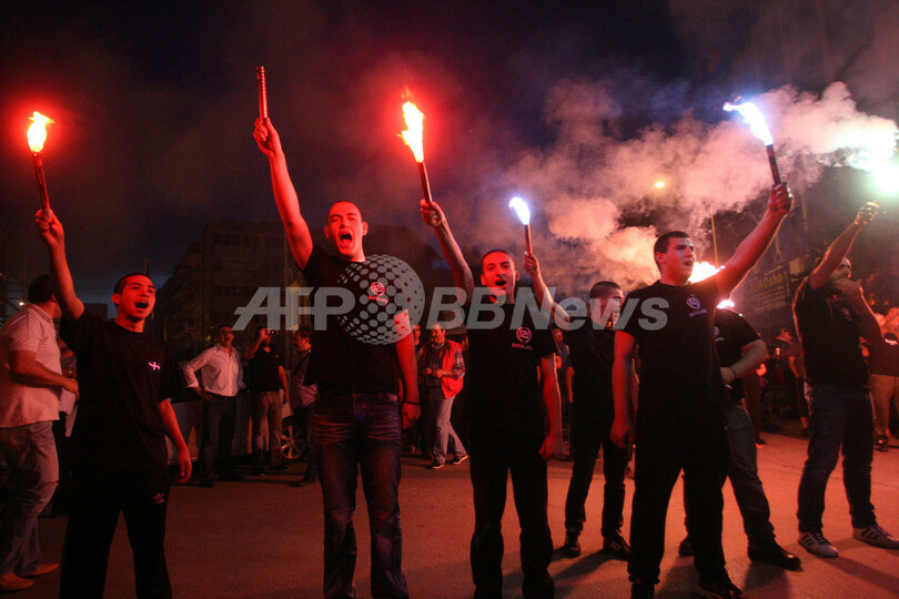 ギリシャ総選挙で連立与党が過半数割れ、反緊縮世論根強く