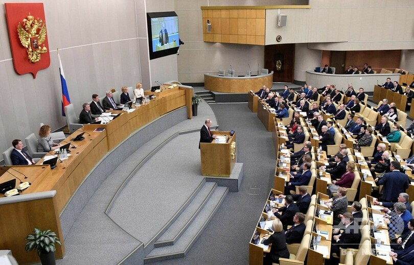 プーチン氏、大統領続投に道 下院が憲法改正案可決
