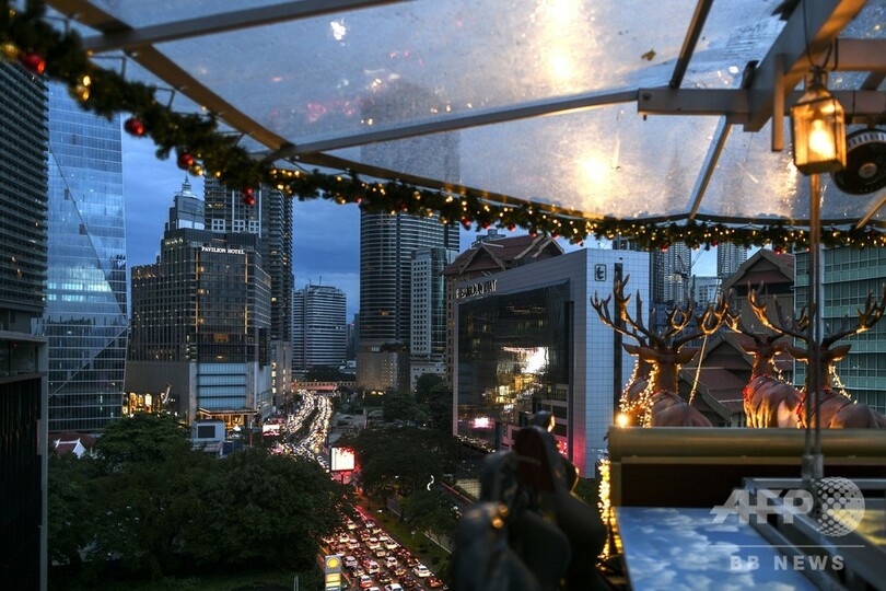 地上45mの空中レストラン「サンタ・イン・ザ・スカイ」 マレーシア