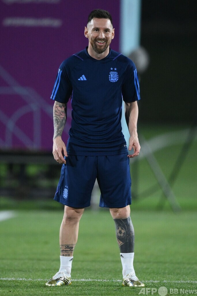 メッシ悲願のW杯制覇へ アルゼンチンが決勝前日練習