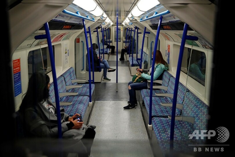 英政府、都市封鎖を段階的解除へ 計画公表