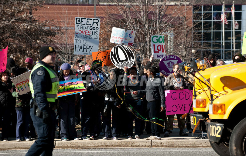 イラク戦没兵葬儀で「死んで良かった」とプラカード、米最高裁判断は「表現の自由」