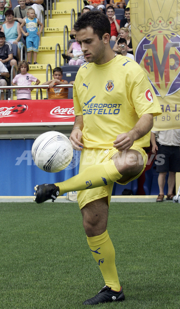 ビジャレアル ロッシの入団会見