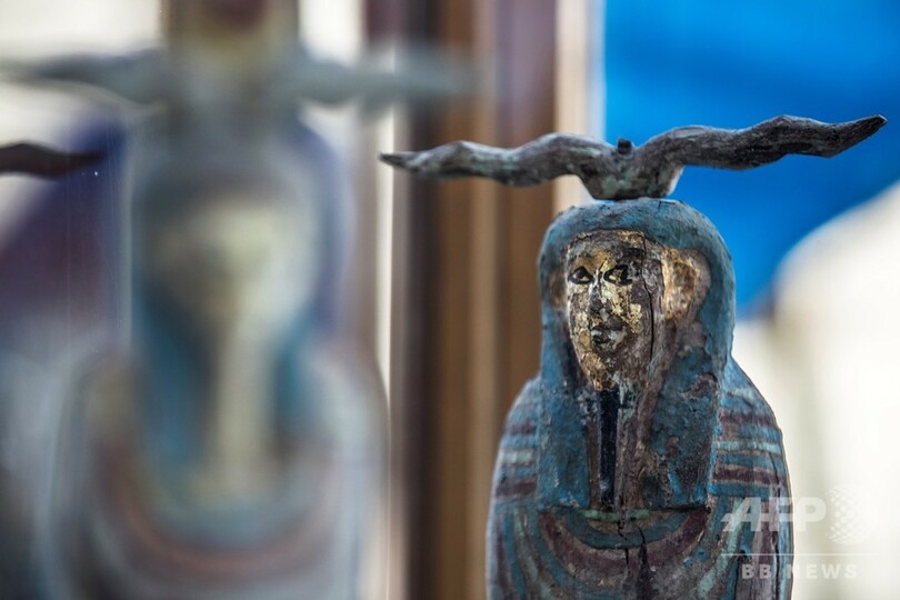 ライオンの赤ちゃんのミイラ、古代エジプトの猫女神の神殿の下で発見