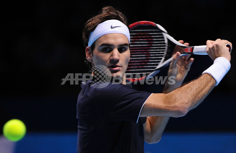ダビデンコ フェデラーを破り決勝進出、ATPワールドツアー・ファイナル
