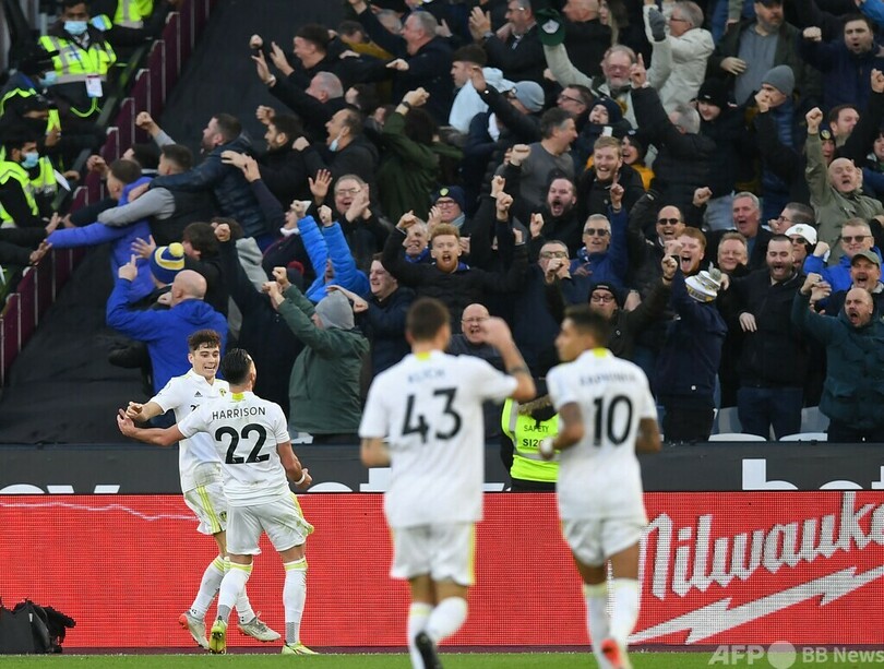 リーズがウェストハム下す、ハリソンのハットで残留に前進
