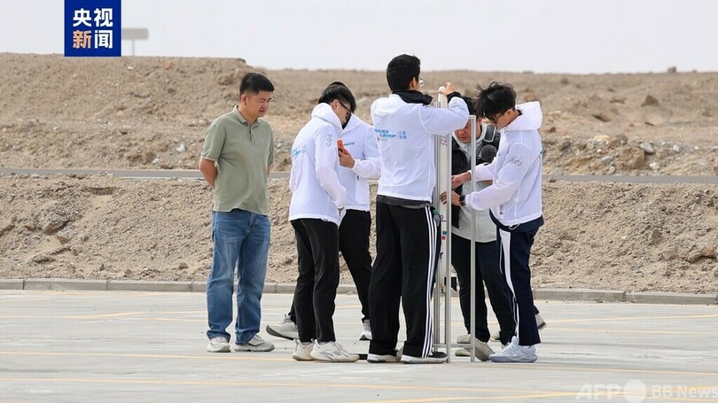 中国の中高生のロケット愛好家 ロケット打ち上げに成功