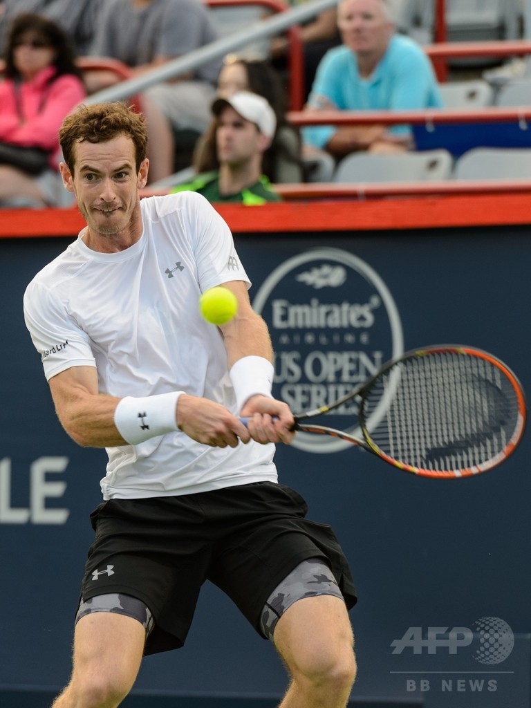 マレー、雨天順延の試合を制し3回戦へ ロジャーズ・カップ