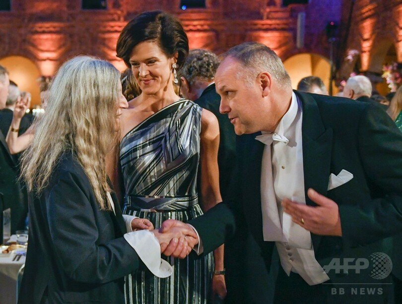 ノーベル賞授賞式、ディラン氏がメッセージ「受賞できて光栄」