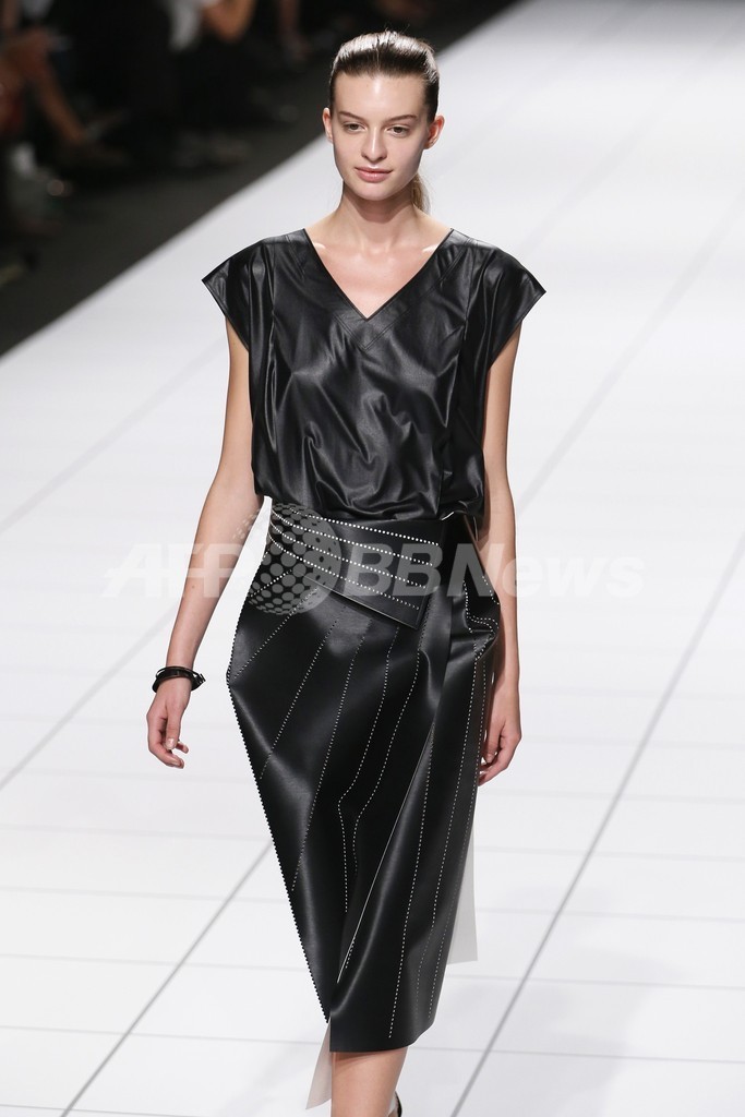 ＜14年春夏パリコレクション＞イッセイ ミヤケ