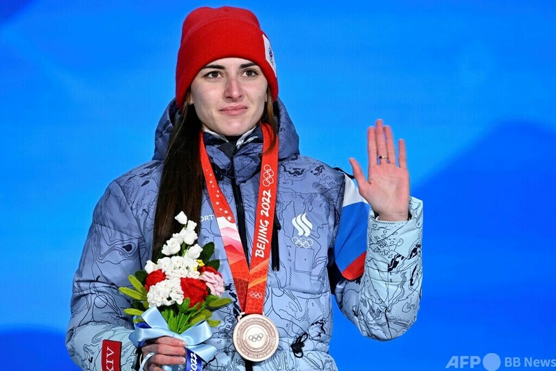 高木美帆に銀メダル授与 スピードスケート女子500m、北京冬季五輪