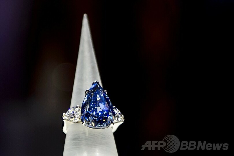 世界最大のブルーダイヤ 24億円で落札 写真6枚 国際ニュース Afpbb News