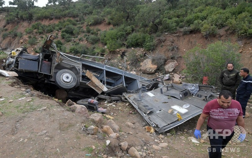 チュニジアでバスが渓谷に転落、24人死亡18人負傷