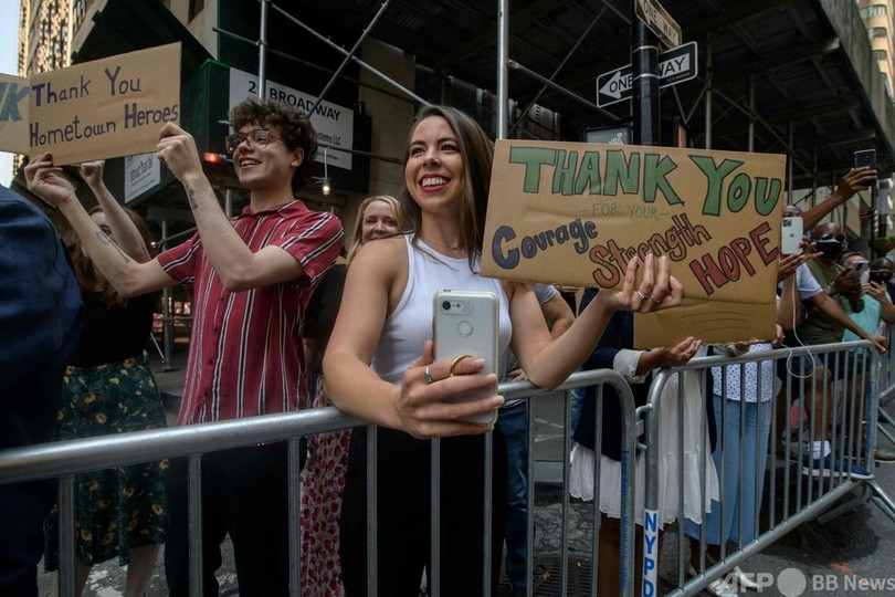 米NYでコロナ禍の「英雄」たたえるパレード開催