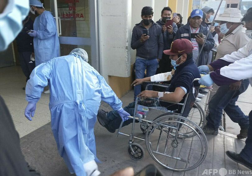 反政府デモと治安部隊衝突、12人死亡 ペルー