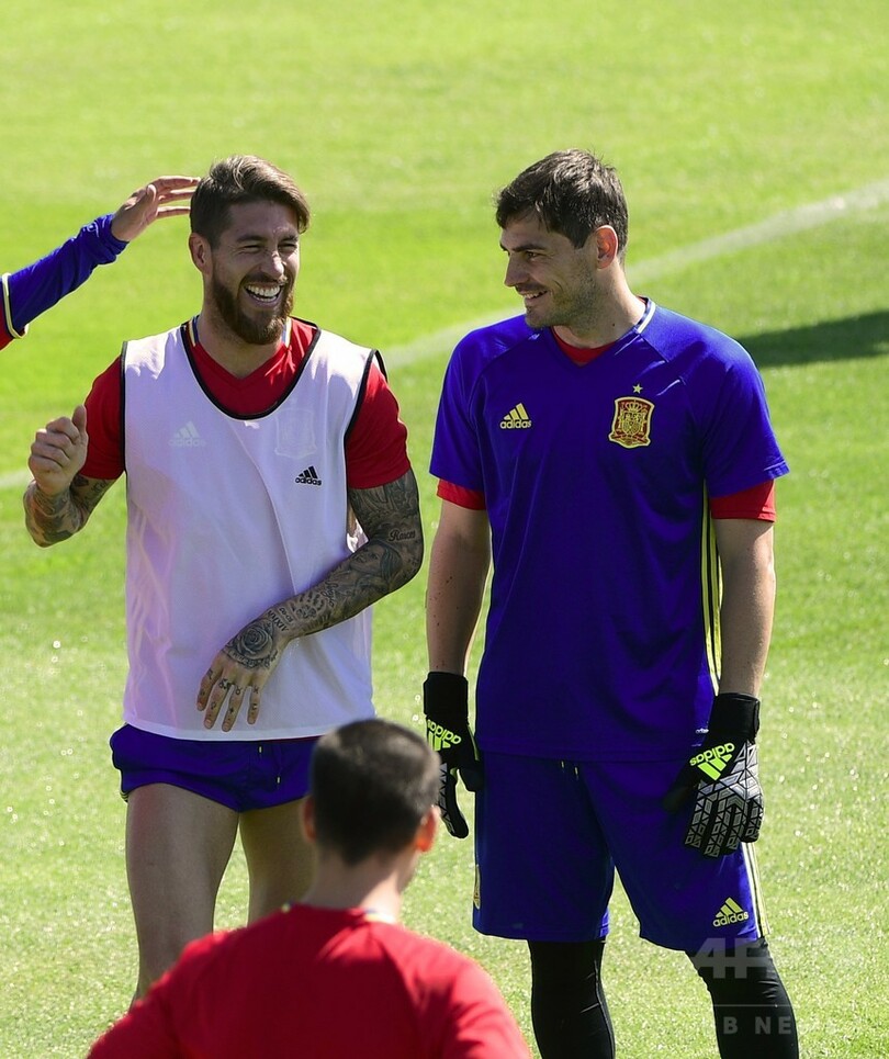 セルヒオ・ラモス、カシージャスの代表落選に「変な感じ」